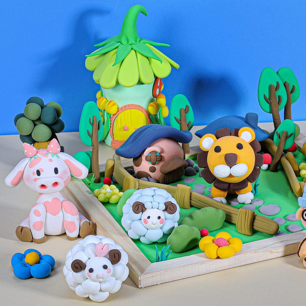 Happy Kiddo comprehensive creative clay set features 24 pieces of clay—a world of art and fun right in your child's hands!