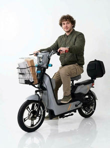 The Turbo Electric Scooter Practical and superior quality on the road – powerful performance meets modern design(gray).